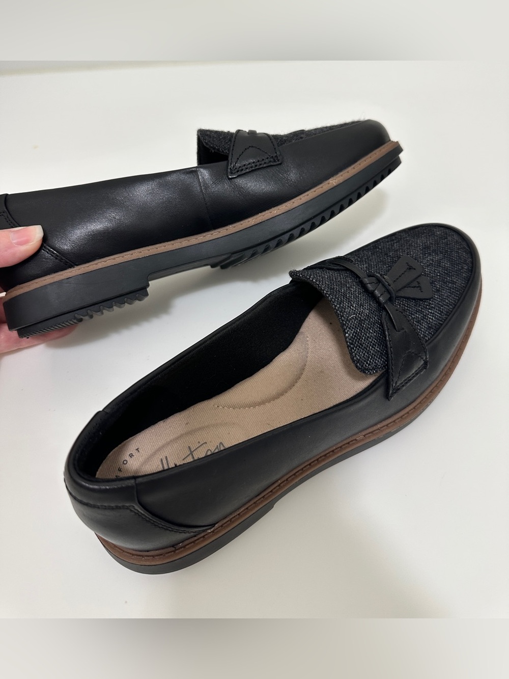 Clark’s Black Tweed & Leather Tassel Loafers - Women's 6 1/2- New - Picture 11 of 13